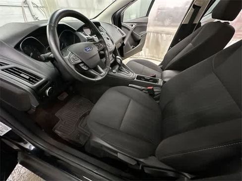 Used 2016 Ford Focus SE w/ SE Cold Weather Package image 13
