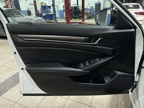 Used 2022 Honda Accord Sport image 29