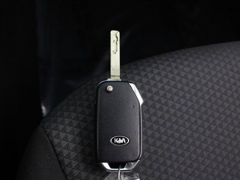 Used 2020 Kia Soul LX image 27