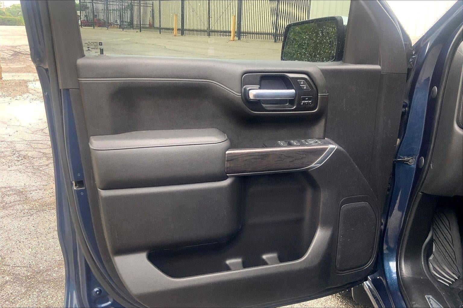 Used 2022 Chevrolet Silverado 1500 LTZ AWD/4WD image 25
