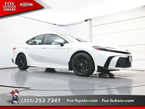 Used 2025 Toyota Camry SE w/ Convenience Package FWD image 25
