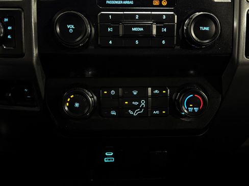 Used 2020 Ford F450 XLT AWD/4WD image 28