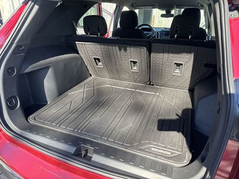 Used 2020 Chevrolet Equinox LT w/ Driver Convenience Package image 12