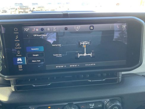 Used 2025 Jeep Wrangler Sport image 37