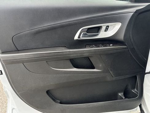 Used 2017 Chevrolet Equinox LT w/ Convenience Package FWD image 19