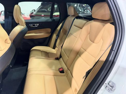 Used 2020 Volvo V60 T5 Momentum w/ Protection Package Premier FWD image 4