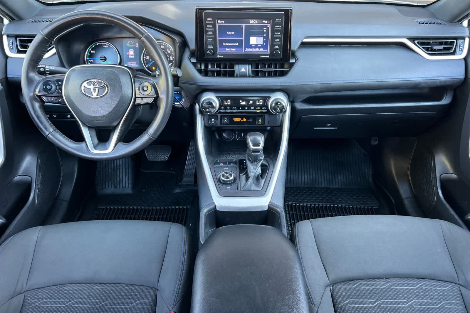 Used 2022 Toyota RAV4 SE w/ Convenience Package AWD/4WD image 3