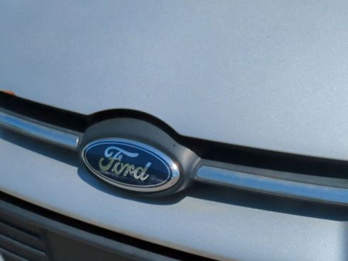 Used 2014 Ford Focus SE w/ SE Sport Package image 12