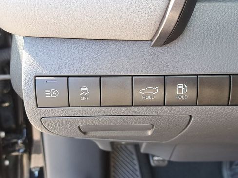 Used 2021 Toyota Camry LE image 25