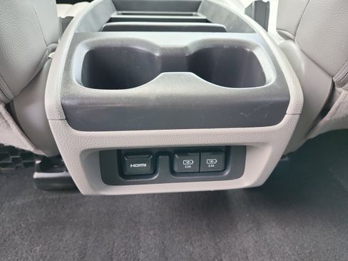 Used 2018 Honda Odyssey EX-L image 17