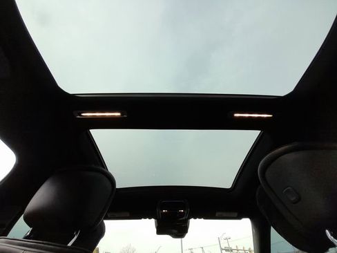 Certified 2025 Mercedes-Benz S 580 4MATIC Sedan image 12