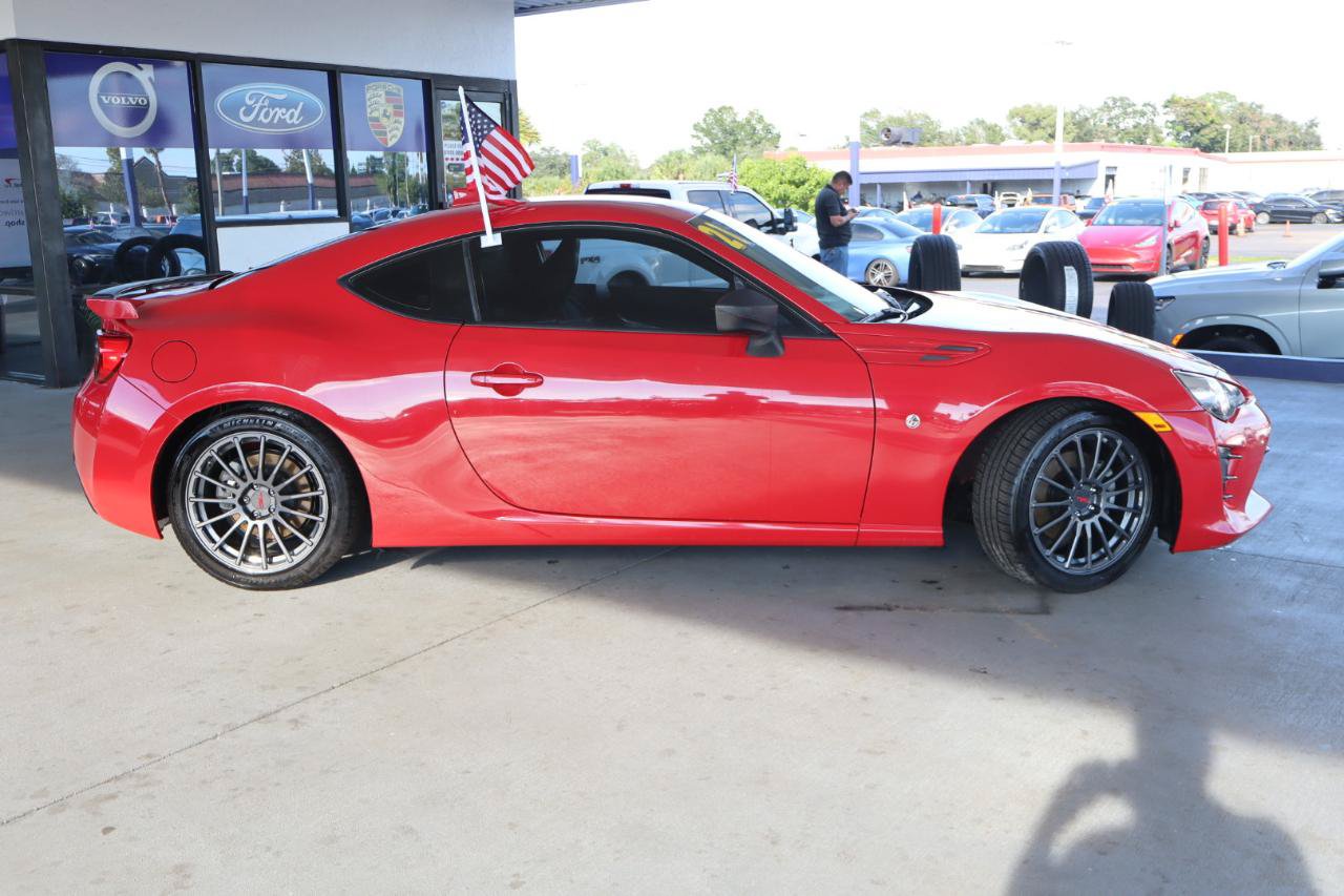 Used 2020 Toyota 86 RWD image 6