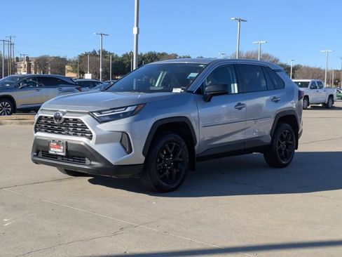 Used 2024 Toyota RAV4 LE image 10