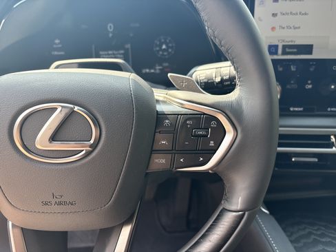 Used 2026 Lexus RX 350h w/ Convenience Package AWD/4WD image 21