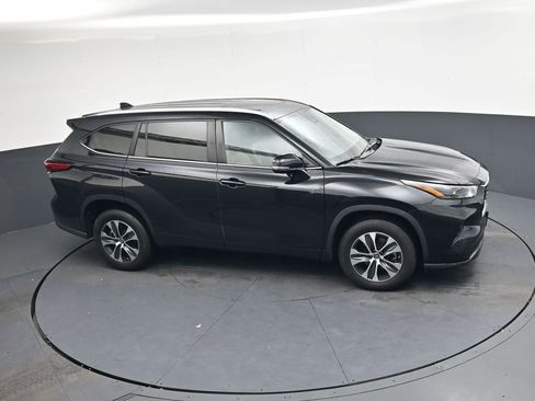 Used 2023 Toyota Highlander L image 30