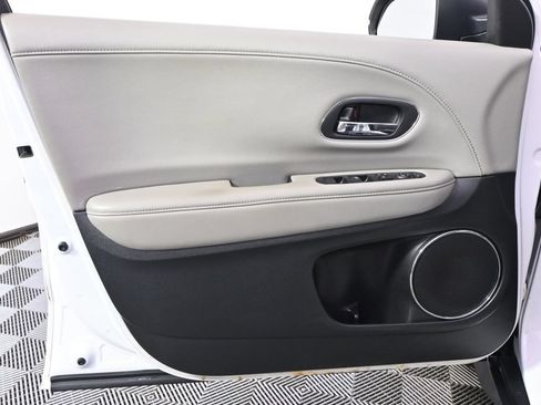 Used 2018 Honda HR-V EX-L image 19