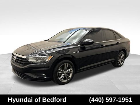 Used 2019 Volkswagen Jetta R-Line w/ R-Line Cold Weather Package FWD image 1