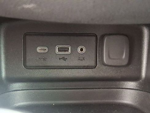 Used 2020 Chevrolet Equinox LT image 23