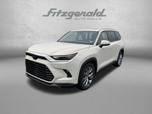 Used 2024 Toyota Grand Highlander AWD Hybrid image 3