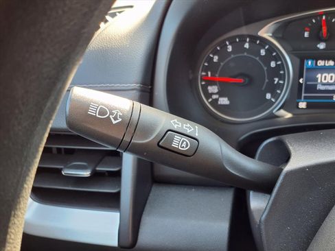 Used 2024 GMC Terrain SLE image 17