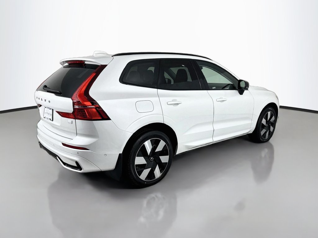 Used 2024 Volvo XC60 T8 Plus w/ Climate Package AWD/4WD image 9