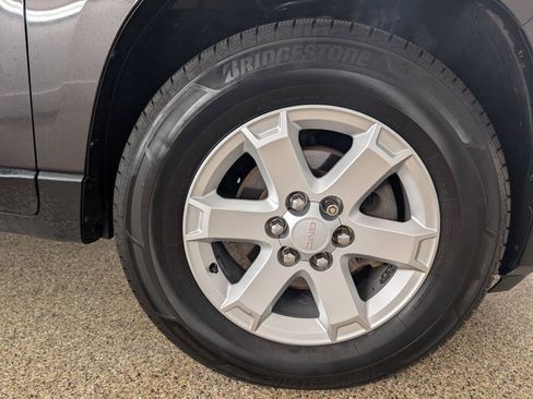 Used 2015 GMC Acadia SLE FWD image 24