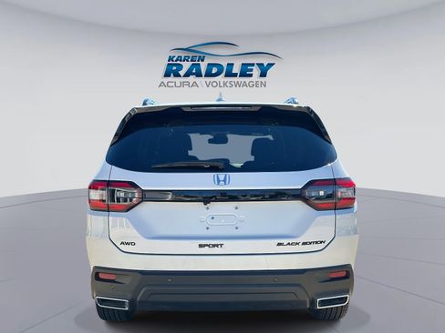 Used 2025 Honda Pilot Black Edition image 5