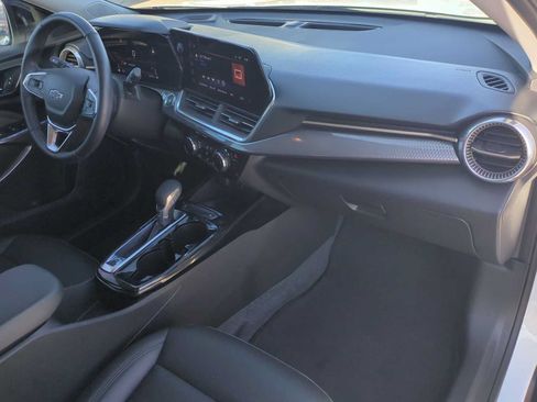 Used 2024 Chevrolet Trax ACTIV w/ Sunroof Package FWD image 28