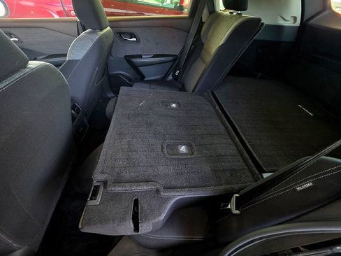 Used 2023 Nissan Rogue SV FWD image 50