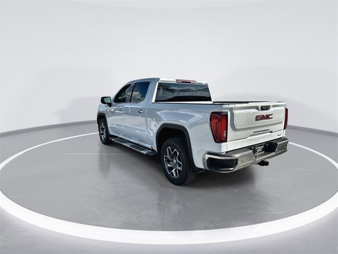 New 2026 GMC Sierra 1500 SLT image 6