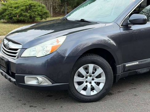 Used 2011 Subaru Outback 2.5i Premium w/ All-Weather Pkg image 3