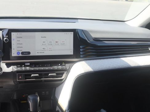 Used 2026 Toyota Corolla LE AWD/4WD image 14