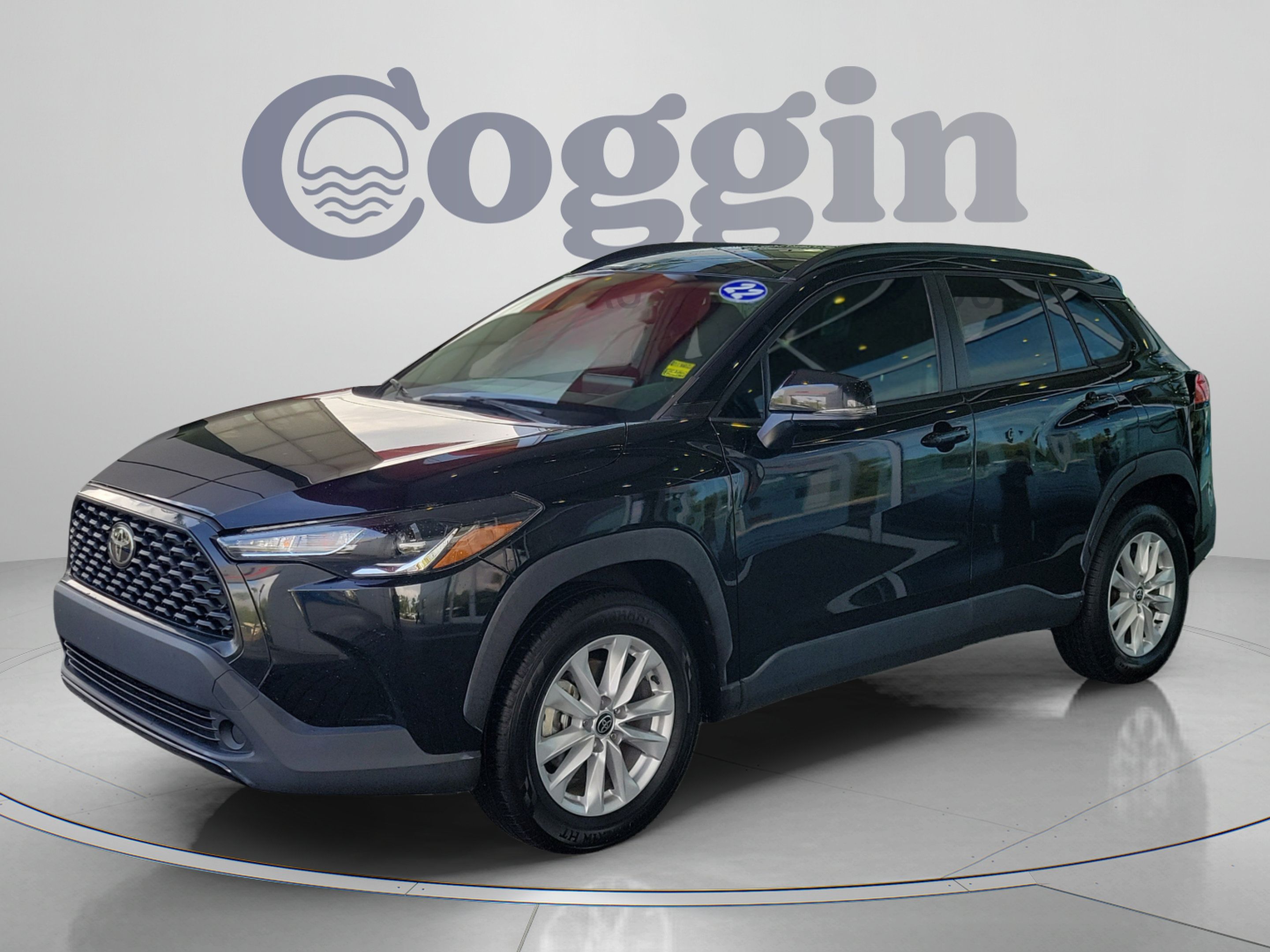 Used 2022 Toyota Corolla Cross LE FWD image 1