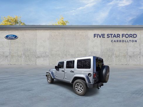 Used 2016 Jeep Wrangler Unlimited Rubicon w/ Connectivity Group image 6