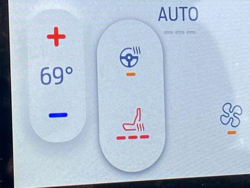 Certified 2022 Ford Edge Titanium image 18