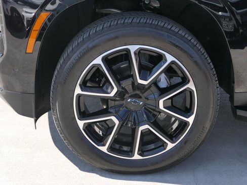 Used 2025 Chevrolet Tahoe RST image 10