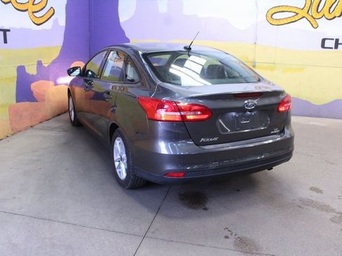 Used 2015 Ford Focus SE w/ SE Winter Package image 6