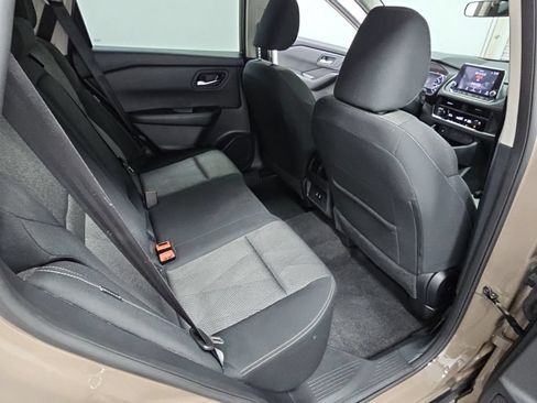 Used 2025 Nissan Rogue SV AWD/4WD image 33