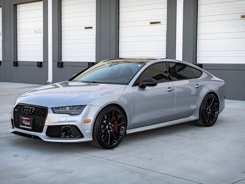 Used 2017 Audi RS 7 Prestige w/ Carbon-Optic Package image 4