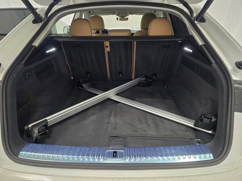 Used 2024 Audi Q8 Prestige w/ Prestige Package image 11