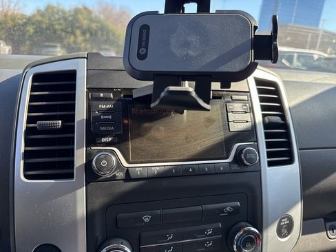 Used 2015 Nissan Frontier SV image 7