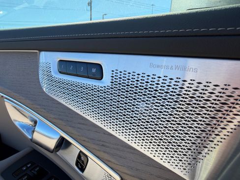 New 2026 Volvo XC90 T8 Ultra w/ Lounge Package image 19