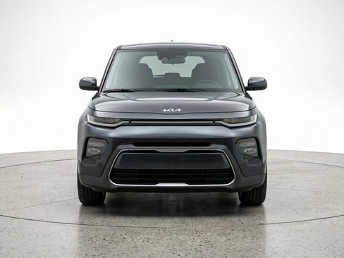 Used 2025 Kia Soul LX w/ LX Technology Package FWD image 2