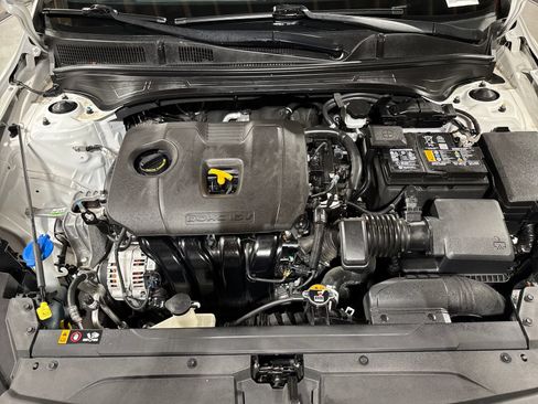 Certified 2022 Kia Forte LXS w/ LXS Technology Package FWD image 25