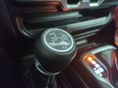 Used 2022 Jeep Wrangler Unlimited Sahara w/ Cold Weather Group image 27