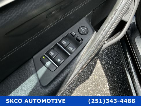 Used 2019 BMW 530i w/ Convenience Package RWD image 23
