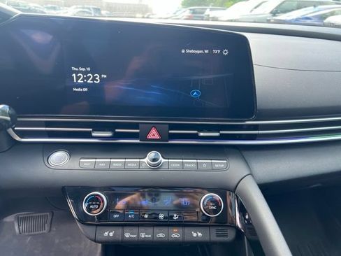 Used 2023 Hyundai Elantra Limited FWD image 17