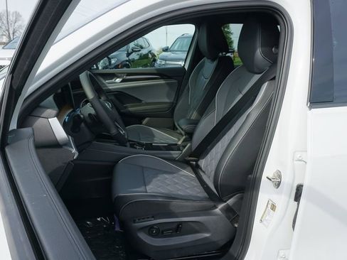 New 2026 Volkswagen Tiguan SEL R-Line AWD/4WD image 9