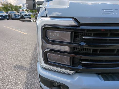 Used 2025 Ford F250 Platinum w/ FX4 Off-Road Package AWD/4WD image 9