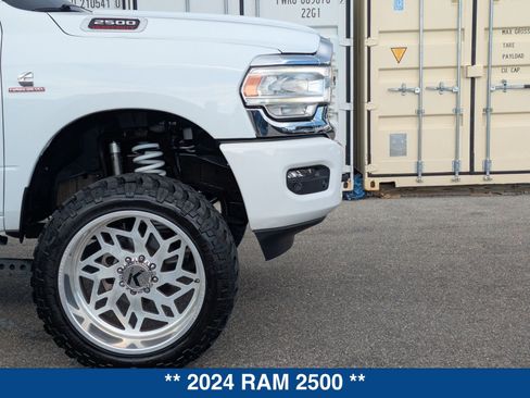 Used 2024 RAM 2500 Laramie AWD/4WD image 12